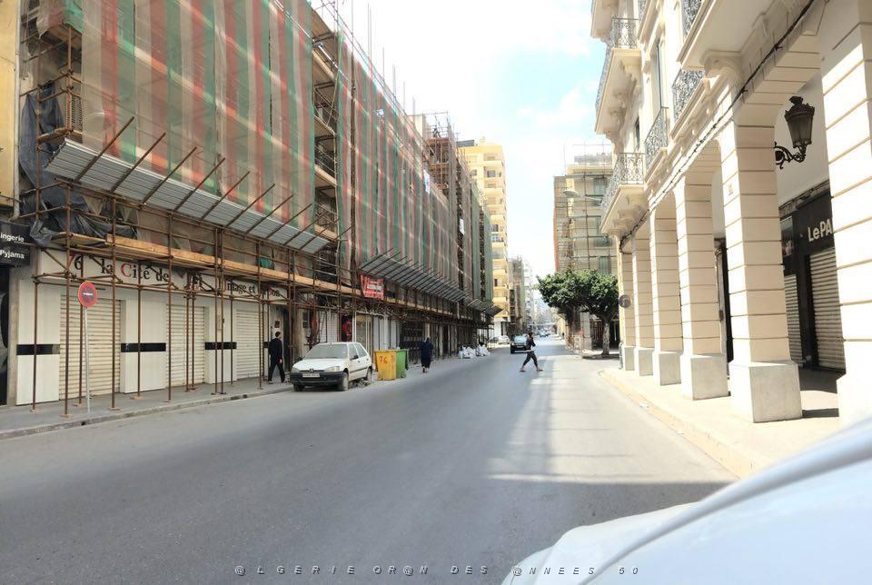 ORAN Rue d'Arzew et la place du Dr Jouty.jpg